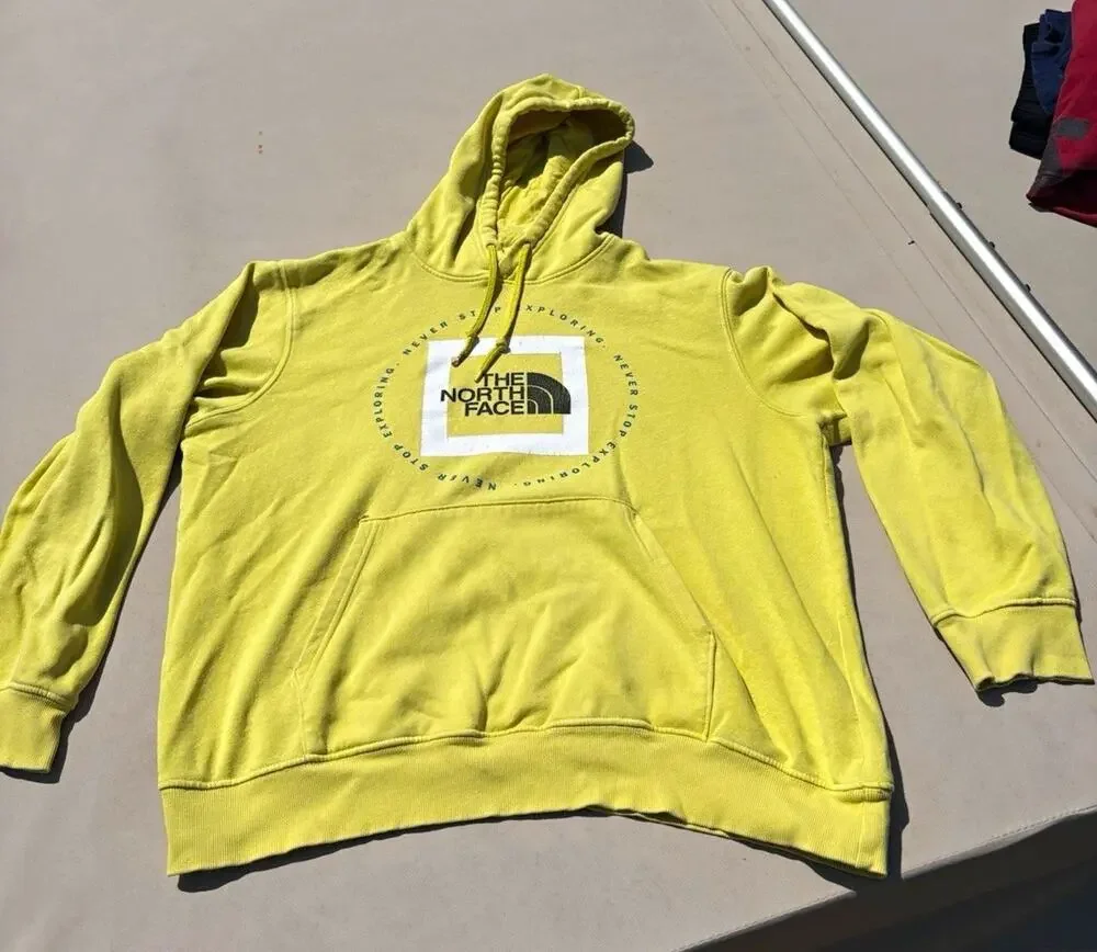 The North Face Yellow Graphic Logo Fleece Pullover Hoodie w/ Pockets Men's L